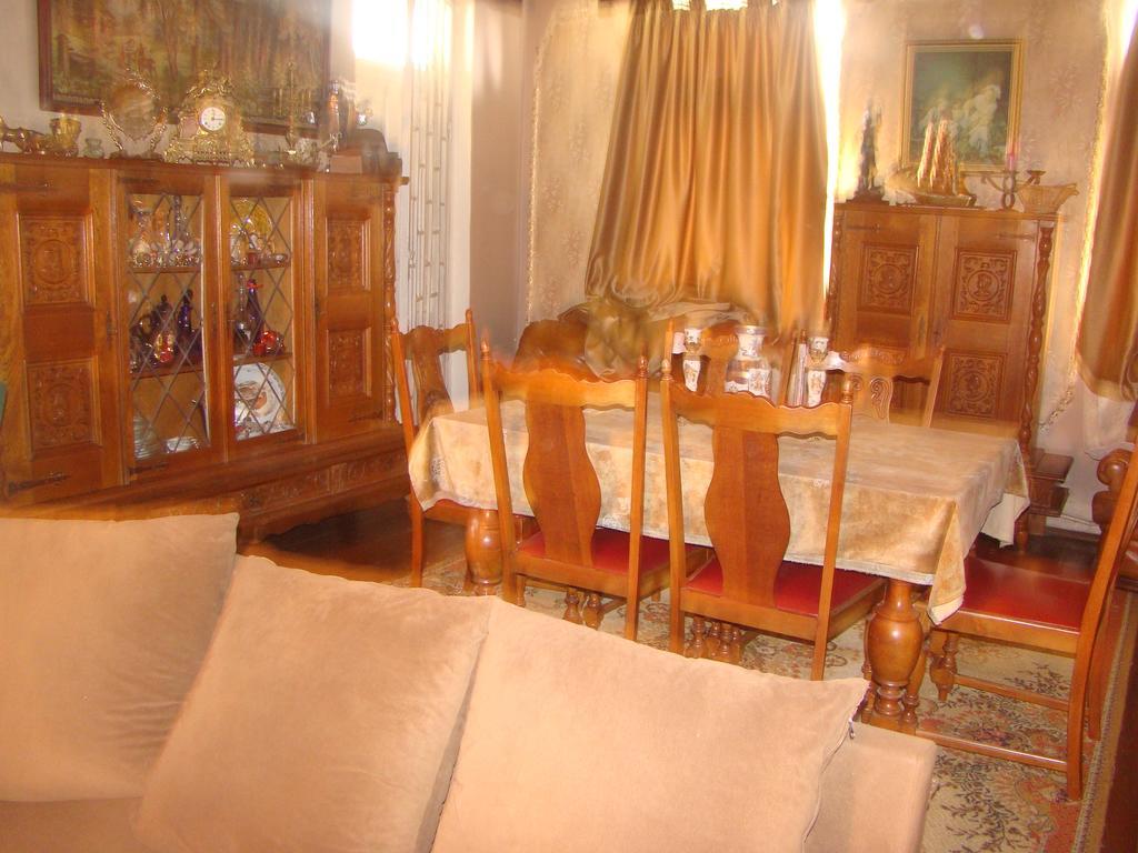 Guest House Temuri Batumi Esterno foto