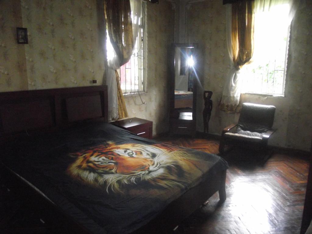Guest House Temuri Batumi Esterno foto
