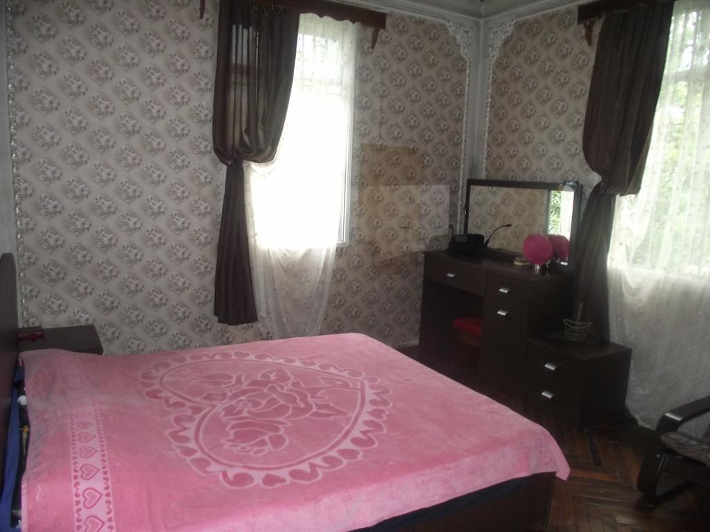 Guest House Temuri Batumi Esterno foto