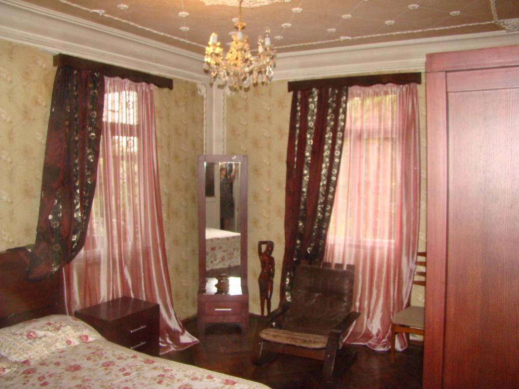 Guest House Temuri Batumi Esterno foto