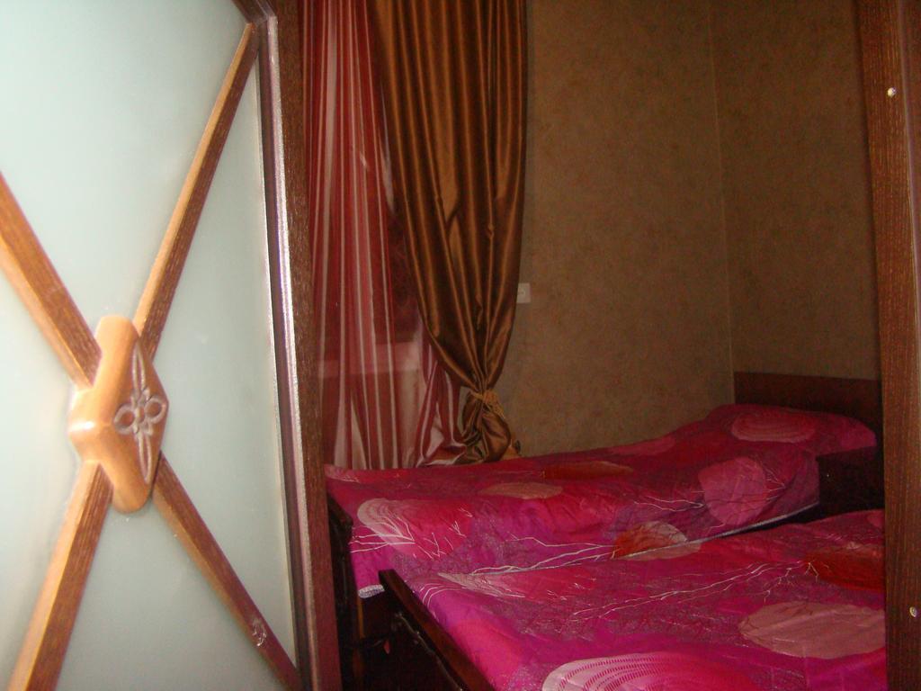 Guest House Temuri Batumi Esterno foto